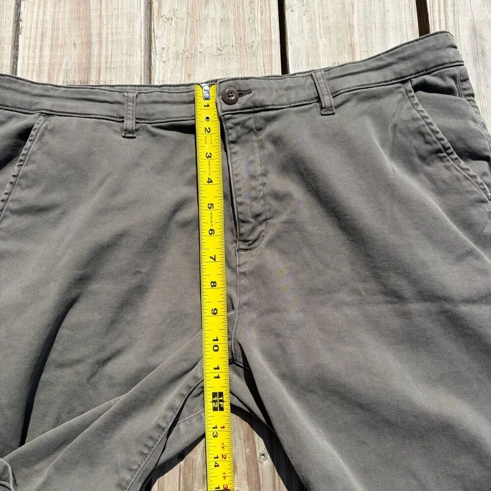 DUER Men's 38 Ultra Lightweight Super Stretch Cargo Shorts Naturally Cooling